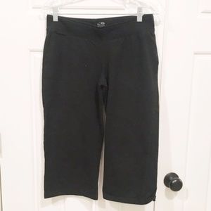 8/5 Champion Black Capris for Women